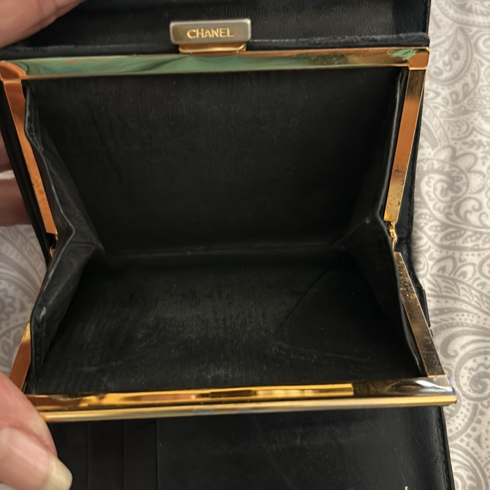 Beautiful Chanel Caviar wallet - Picture 6 of 7